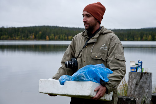 Iñaki Aizpitarte with his catch in Lapland at Cook it Raw in 2010